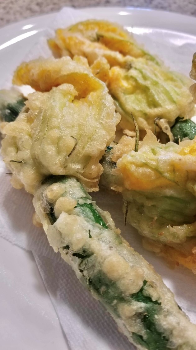 レシピ 花ズッキーニのチーズ巻きフリッターの作り方 Flower Zucchini Fritter Honobono Canada Life